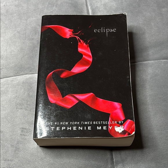 Eclipse by Stephenie Meyer Paperback - Picture 1 of 4